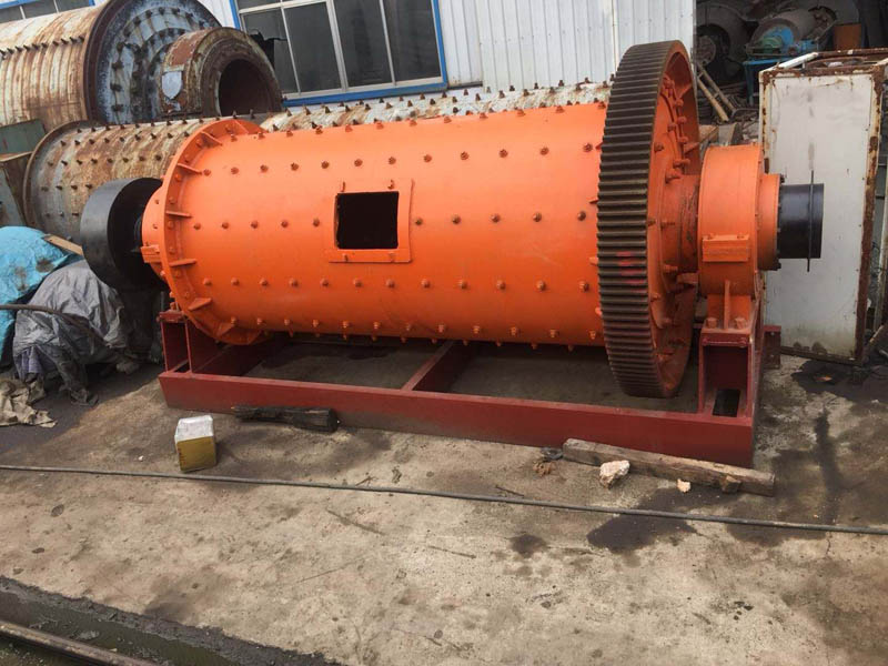 球磨制砂機(jī)圖片 球磨制砂機(jī)圖片